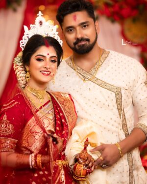 Shweta Bhattacharya Instagram - My Dear Husband ❤️ @rubel.official 
Love you forever for giving your heart to me❤️‍🩹
For standing by my side,for making me smile😃when I’m sad😔
 But most of all I LOVE YOU for Loving me the way I AM😍& I have loved you all my life 💞 and all my way❣️
 Today is the day when I want to tell you that you stay each day In My heart ❤️ My dear wishing a Happy Valentine’s Day with lots of hugs and kisses your way❤️❤️‍🩹❣️💖💕💞😘😘🥰🥰😍😍