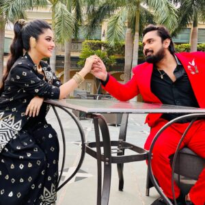 Shweta Bhattacharya Instagram - ❤️🖤
#life 
#lifeline 
#love 
#happines 
#world 
#happyus 
#happyme 
#instagram 
#instagood
