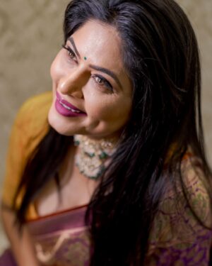 Shweta Shinde Instagram - Pure festival bliss.✨

PC : @storyart_by_hj 
MUA : @tanvimakeupandhair