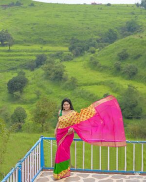 Shweta Shinde Instagram - 💕

Day 8
Colur -  Pink 

Makeup by : @sajjanadutal_official @vinuda_makeover 
Asist by : @_unique_girl_1008 

Click by : @frames_by_candid_katha  @just_amar717 

Location : @photowadi_studio_satara 

Jewellery : @rutvi_cosmetic_and_imitation 

#trending #navratr #festival #actress #zeemarathi #instagood #instagram