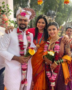 Shweta Shinde Instagram - Heartiest congratulations to both of you…❤️😘
@kiran_gaikwad12 I’m so happy that you’ve finally discovered the person of your dreams. & I am even happier to know that you have found her on our ‘Devmanus’set. Seeing you two make promises and step forward into the future feels so wonderful. May your marriage be eternally fulfilling and thrilling! 
Be happy and lovely like you two have always been!
Lots Of Love @kiran_gaikwad12 @vaishnavi.kalyankar.96