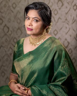 Shweta Shinde Instagram - वामन हरी पेठे ज्वेलर्स प्रस्तुत 
‘झी मराठी अवार्ड 2024’
आज संध्याकाळी ७:०० वा. 
फक्त आपल्या झी मराठीवर

Jewellery: @csjewelsofficial @chandukakasaraf_official 
PC : @storyart_by_hj 
MUA : @tanvimakeupandhair 

#ZeeMarathi #ZMA #ZMA2024 #ZeeMarathiAward2024