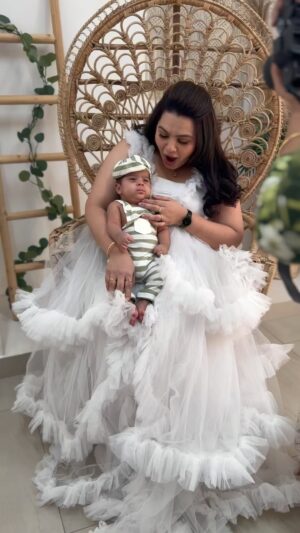 Shwetha Bandekar Instagram - Two little Blessings, Twice the smile , Twice the love #babies #cutebabies #twinning #momlove #loveandcare #trending #angels #babylove #sweettoes