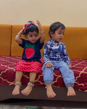 Shwetha Bandekar Instagram - KS Twins wishing u a merry Christmas 🎅