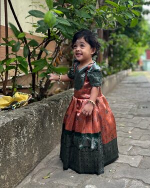 Shwetha Bandekar Instagram - “Let’s celebrate this Pongal with hearts full of gratitude and joy.”
Dress @mugil.fashions 
Shot by @alexbrotus 
#shwethabandekar #sb #reelsinstagram #reelitfeelit #comedy #contentcreator #husbandandwife #twinmom #crazyme #momlife #kstwins #cutebaby #kridhankrishna #sarvashri #happyus #pongal #celebration #festivevibes #festivewear #pongalspecial #pongal2025 
#Pongalopongal #mugilfashions