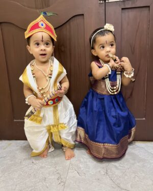 Shwetha Bandekar Instagram - Enga veetu Radhe Krishna ❤️❤️ @kstwins celebrating their first year Krishna Janmashtami… Happy Krishna Jayanthi to all our Insta family lots of love from @kstwins