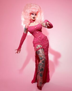 Sigourney Beaver Instagram - 🩷🎀🩷🎀🩷🎀🩷🎀🩷

🩷photo by @ericrichardmagnussen 
🩷hair from @showgirlvanitywigs 
🩷outfit by @roxiemess 

🩷🎀🩷🎀🩷🎀🩷🎀🩷