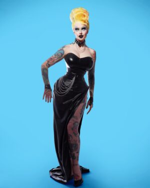 Sigourney Beaver Instagram - 🦋⛓️🦋⛓️🦋⛓️🦋⛓️🦋

🦋photo by @ericrichardmagnussen 
🦋hair from @dragbychariel 
🦋outfit by me