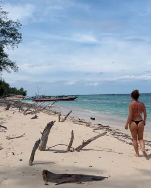 Silvia Marty Instagram - 🥥🌴 🇮🇩