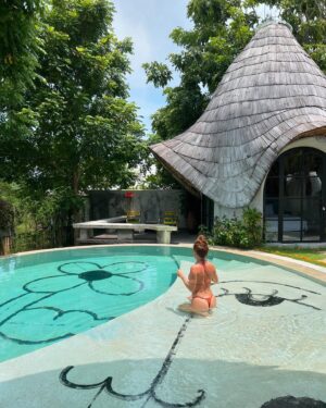Silvia Marty Instagram - Uluwatu & friends 🌴🥥☀️