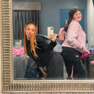 Sisi Stringer Instagram - Sisi and Keeley colonise America (mirror selfies only)