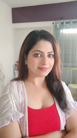 Smita Shewale Instagram - Shoot day....
#smitashewale #happiness #स्मिताशेवाळे #instagramreels #travelvibes #graceful #