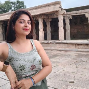 Smita Shewale Instagram - Perfectly imperfect 😇💫🎉💪🧿
 Yes, I am 😁...💃💃🧿
#trendingnow #trvavaling #happiness #gratitudeattitude #reelsinsta #TravelVibes