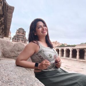 Smita Shewale Instagram - Perfectly imperfect 😇💫🎉💪🧿
 Yes, I am 😁...💃💃🧿
#trendingnow #trvavaling #happiness #gratitudeattitude #reelsinsta #TravelVibes