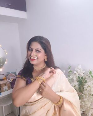 Smita Shewale Instagram - Happy Diwali 🪔 
#diwali #smitashewale #festival #kabirsmom #gratitudeattitude