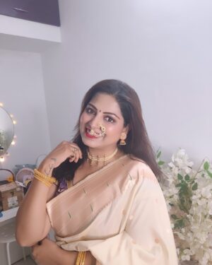 Smita Shewale Instagram - Happy Diwali 🪔 
#diwali #smitashewale #festival #kabirsmom #gratitudeattitude