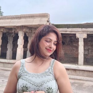Smita Shewale Instagram - It's me...♥️💫❤️😇
#films #famous #gratitudeattitude #happiness #smitashewale #beayutifulsmile #TravelVibes