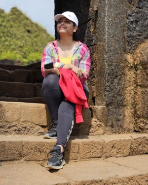 Smita Shewale Instagram - रायगडाला भेट....
 #महाराजांचे🚩मावळे शिवाजी #छत्रपती #raigadfort🚩 #happiness