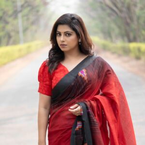 Smita Shewale Instagram - A saree is not just an outfit, it is an identity.

Make up- @sanjanayadav_makeover_studio

Actress - @smitashewaleofficial

Photo - @portraeiture 
Assistant - @vaishnavi_makeover @nanaware5782 @sp_makeup_artist2212 
Outfit - @shatikaa_origination 

#sanjanayadav0607 #makeupartist #actress s #photography #celebritymakeupartist #bridalmakeupartist 
#sareedraping #sareelover #wedding