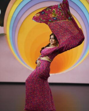 Sneha Gupta Instagram - Styledby- @stylebyriyajain
Outfit : @shopaffroz
Outfit Pr : @braanding_b
Jewellery- @pastel_pearls_jewellery
📸- @siiiiidddddphotography @swathirao_photography
Represented by- @silverbell.networks