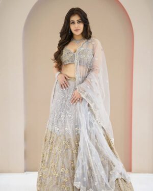 Sneha Gupta Instagram - Styledby- @stylebyriyajain
Outfit : @aashnidesignco @shrangar_delhi
Outfit Pr : @wedding_trip_
Jewellery- @rubans.in @oakpinionpr
Represented by- @silverbell.networks
PC …. @swathirao_photography @siiiiidddddphotography
Hair&makup … @ashiya_hairstyles