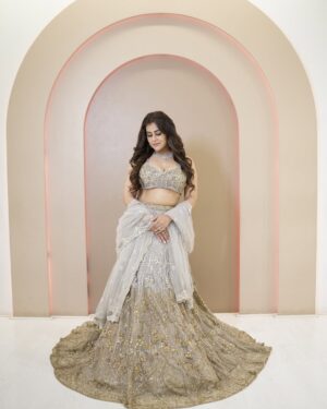 Sneha Gupta Instagram - Styledby- @stylebyriyajain
Outfit : @aashnidesignco @shrangar_delhi
Outfit Pr : @wedding_trip_
Jewellery- @rubans.in @oakpinionpr
Represented by- @silverbell.networks
PC …. @swathirao_photography @siiiiidddddphotography
Hair&makup … @ashiya_hairstyles