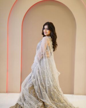Sneha Gupta Instagram - Styledby- @stylebyriyajain
Outfit : @aashnidesignco @shrangar_delhi
Outfit Pr : @wedding_trip_
Jewellery- @rubans.in @oakpinionpr
Represented by- @silverbell.networks
PC …. @swathirao_photography @siiiiidddddphotography
Hair&makup … @ashiya_hairstyles