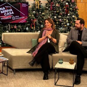 Sofia Grillo Instagram - Hoje, @sofiagrillooficial e @marcorodrigues_oficial estiveram à conversa com @taniaribas, @anossatarde.rtp, sobre o Festival Na Minha Casa! O Festival que reverte a favor da Casa do Artista 💚

📸 A Nossa Tarde

:
:
:

#RTP 
#anossatarde 
#festivalnaminhacasa 
#festival 
#solidario 
#sofiagrillo 
#marcorodrigues