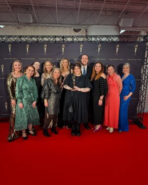 Sointu Borg Instagram - Kirjolla vuoden seurantareality!!! ❤️❤️❤️❤️❤️ #kultainenvenla
