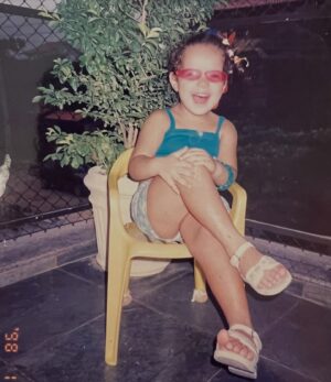 Solange Gomes Instagram - Ah… esse dia 7 de fevereiro…Inesquecível na minha vida. Foi nele que a @stephaniegomees chegou! Me lembro de tudo como se fosse hoje. 
Você é e sempre será o meu grande amor. Sou realizada por ser sua mãe e viver juntinha com você desde o dia 7 de fevereiro do ano 2000. 

E lá se vão 25 anos de muito companheirismo, amor e cumplicidade. 

Aqui, compartilho alguns momentos da vida da minha Teff. 

Pensando bem… tenho tanto amor pra te oferecer e hoje cheguei a conclusão que pude ter você só pra mim. Deus é incrível, ele sabe de todas as coisas. 

FELIZ ANIVERSÁRIO, MEU AMOR! 😍