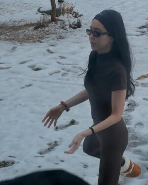 Son Na-eun Instagram - 🤎❄️