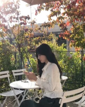 Song Su-i Instagram - 가을이라구요 ~ 𐔌՞⁔⸝⸝ɞ̴̶̷ ̫ ᴗ̤⸝⸝⁔՞𐦯ᯤ♡