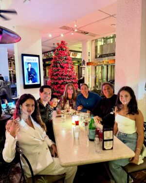 Sonia Fried Instagram - Muy Feliz y Agradecida de poder estar celebrando mi Cumpleaños con mi Familia. ❤️🎂🎊🎁 #happybirthdaytome