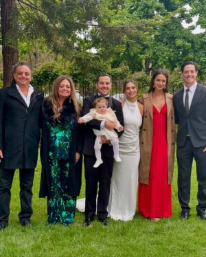 Sonia Fried Instagram - Felicidades Yuri y Cata por su lindo matrimonio. Les deseo lo mejor junto a la hermosa Helena y que sigan siendo muy felices. #mazeltov ✡️💍