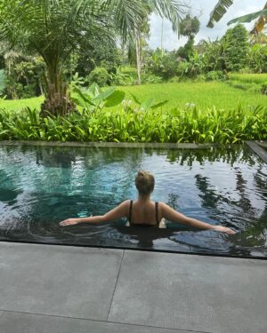 Sonja Gerhardt Instagram - Bali was a blast 💥
Now a new chapter begins ❤️