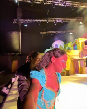 Soraia Tavares Instagram - A pensar que comecei este processo a dizer que não queria ser princesa e agora, não quero ser outra coisa. 

Fechámos as portas de Agrabah, demos uma pausa na patinagem, mas esta Jasmine patinadora terá sempre um lugar especial no meu percurso. É bom quando um projecto nos surpreende pela positiva. 

Obrigada a todos os meus colegas (actores, patinadores, equipa técnica, frentes de sala, produtores….) vocês foram sem dúvida a minha parte favorita ❤️

#aladinonogelo #jasmine #alegroalfragide #iamlivexperience #carrelosquad #sonsemtransito

@imrafarua @tcola_o @kikorgmonteiro @mimicat_music @silviaxmoura @romanamussagy (nao consegui identificar toda a gente, mas vocês sãos os meus preferidos 🤣)
