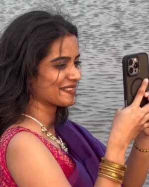 Sri Gouri Priya Instagram - అందమైన, ఆనందమైన సంక్రాంతి!🌴❤️✨