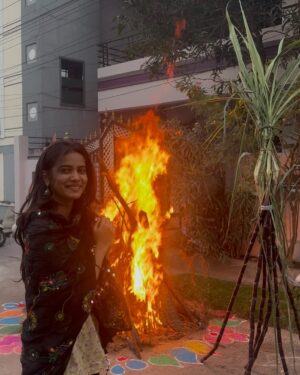 Sri Gouri Priya Instagram - అందమైన, ఆనందమైన సంక్రాంతి!🌴❤️✨