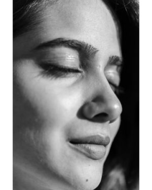 Sri Gouri Priya Instagram - Happy New Year, everyone!!!🤗❤️
Wishing you all lots n lots of love, light, peace and happiness! 

PS - This is a small happy dump from my recent trip to New York! Felt chala cute!🥰☺️