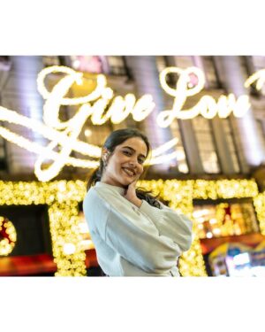 Sri Gouri Priya Instagram - Happy New Year, everyone!!!🤗❤️
Wishing you all lots n lots of love, light, peace and happiness! 

PS - This is a small happy dump from my recent trip to New York! Felt chala cute!🥰☺️