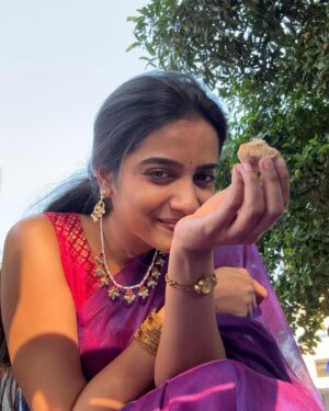 Sri Gouri Priya Instagram - అందమైన, ఆనందమైన సంక్రాంతి!🌴❤️✨