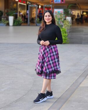 Sruthi Lakshmi Instagram - 💜💜💜🖤🖤🖤💗💗💗💗💗

@avin_anto