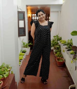 Sruthy Suresh Instagram - Spotted: one happy girl in a polka dot jumpsuit!
Outfit : @polkadotsbysandypillai 👗

Thanks, Sandy, for this adorable outfit🥰