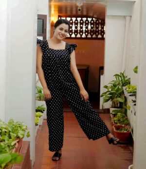 Sruthy Suresh Instagram - Spotted: one happy girl in a polka dot jumpsuit!
Outfit : @polkadotsbysandypillai 👗

Thanks, Sandy, for this adorable outfit🥰
