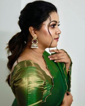 Sruthy Suresh Instagram - 💚

Saree: @sahasra.in ✨
MUA : @vikramanvijitha 
Jhumka : @crafteria_divyas
📸 @akash__c.m , @skd__07___