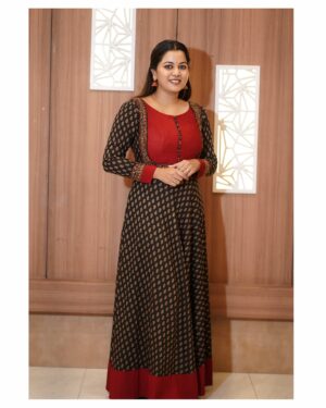 Sruthy Suresh Instagram - Red and black, a classic tale of love and mystery♥️

Outfit : @eera_design_couture 
📸 : @arjun_purushothaman_
