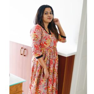 Sruthy Suresh Instagram - Simply me ✨

Outfit from @stellazwoman 🌸
📸 @akash__c.m