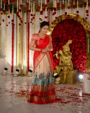 Sruthy Suresh Instagram - ♥️ ✨

Outfit : @bullion_knot ♥️
MUA : @sreez__makeover 😘
Clicks📸 : @storiesbysharonshyam 

#dhawani #redoutfit #red #keralawedding #keralatraditional #halfsaree #dhavani 

{ red Dhawani , traditional Dhawani set, red , Kerala, half saree, traditional outfit , Kerala wedding }