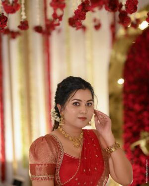Sruthy Suresh Instagram - ♥️ ✨

Outfit : @bullion_knot ♥️
MUA : @sreez__makeover 😘
Clicks📸 : @storiesbysharonshyam 

#dhawani #redoutfit #red #keralawedding #keralatraditional #halfsaree #dhavani 

{ red Dhawani , traditional Dhawani set, red , Kerala, half saree, traditional outfit , Kerala wedding }