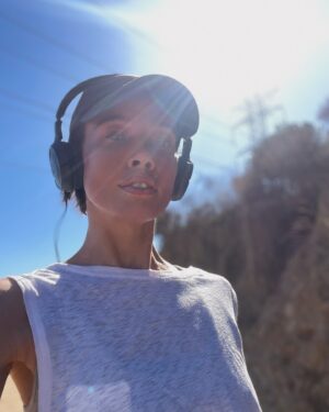 Stephanie Corneliussen Instagram - Back in my happy place 🌻🌞🍁🍂⁣
Hope you had a Happy Halloween 🎃